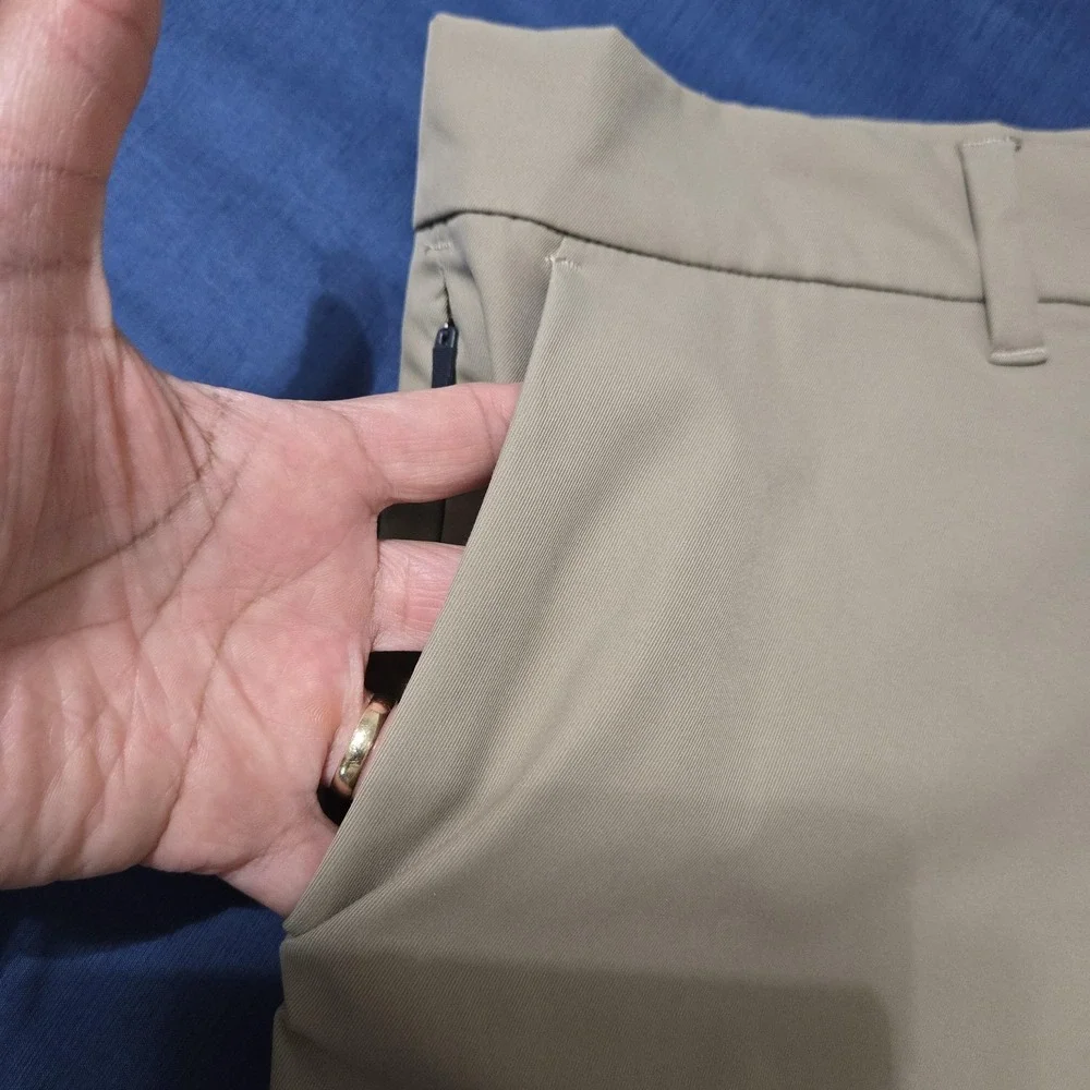 32 Degrees COOL Shorts Mens 40 Beige Stretch Performance‎ Athletic Zip Pockets
